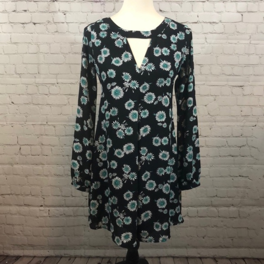 Express  dress - Picture 3 of 7